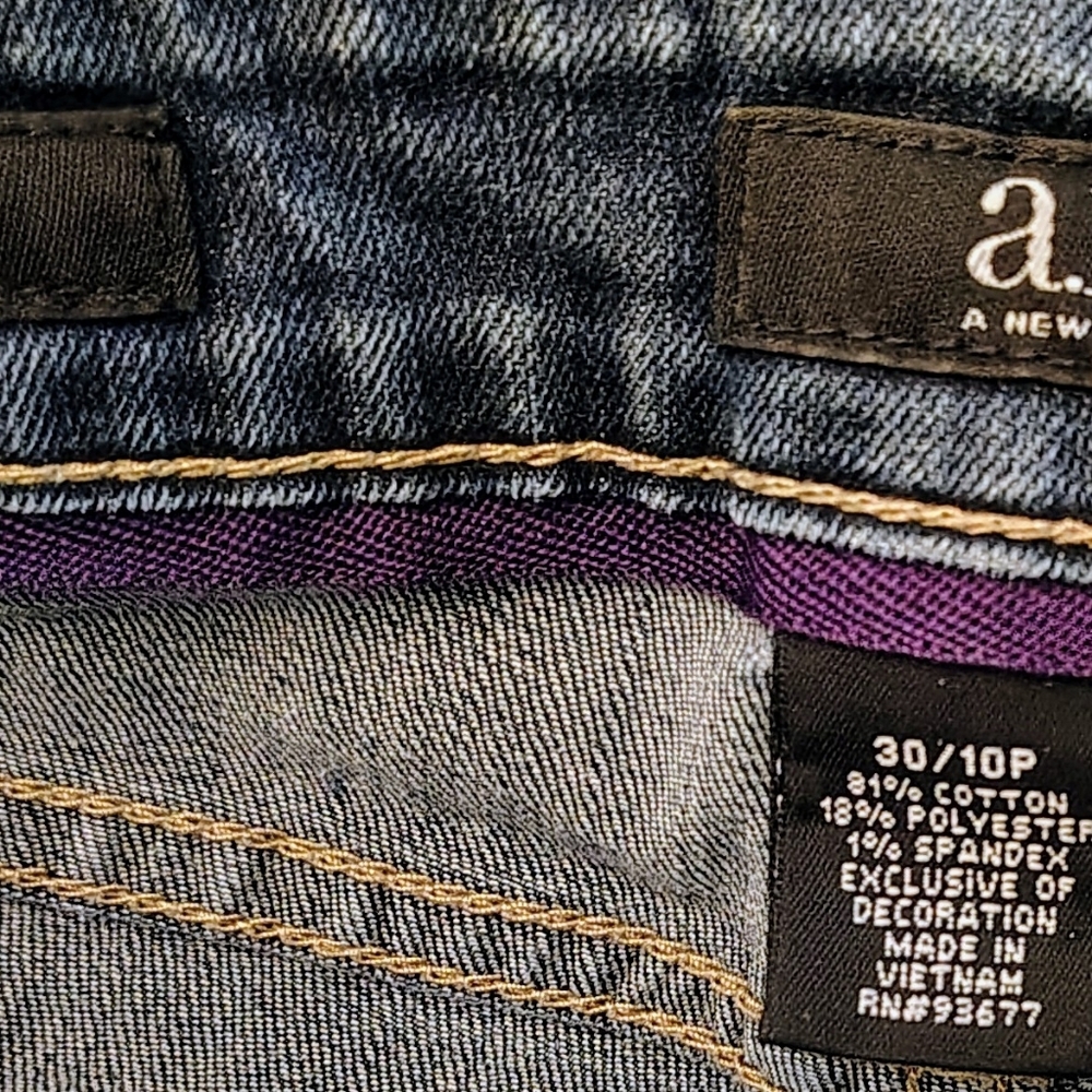 Women's Ana Skinny Petite 30/10P Jeans. Very Good Condition. - Picture 10 of 12